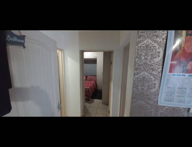 2 BEDROOM FLAT FOR SALE IN WOODHURST